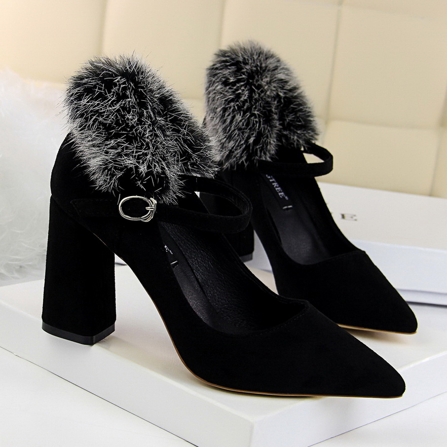 828-5 European and American fashion elegant dinner with suede shoes thick with high light pointed mouth rabbit hair one 