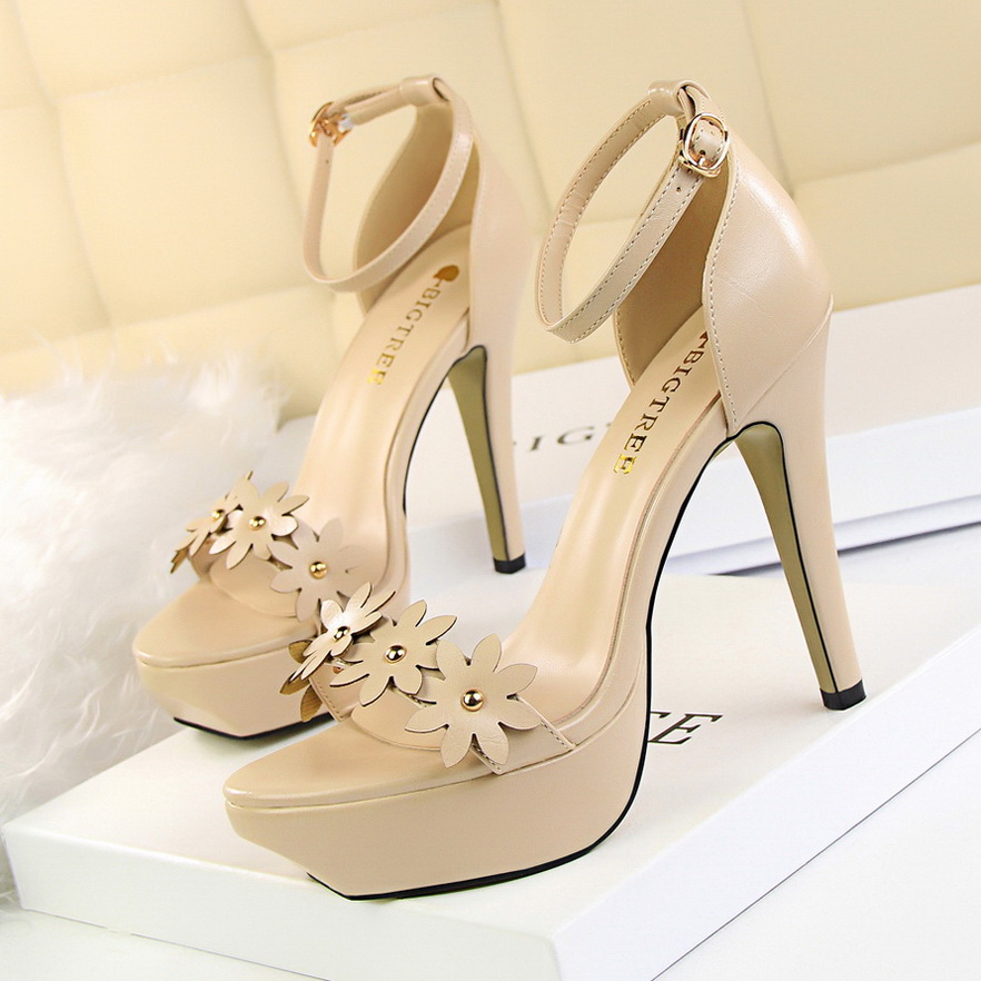 3599-1 han edition fashion high-heeled shoes sweet waterproof decorative flowers rivet one word with high heels sandals