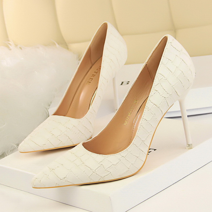 1716-11 han edition fashion show thin delicate high heels for women’s shoes high heel with shallow mouth pointed stone g