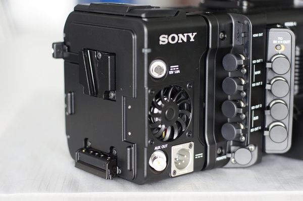 索尼/sony axs-r5记录器 4k raw记录单元适用fs700 pmw-f5 f55