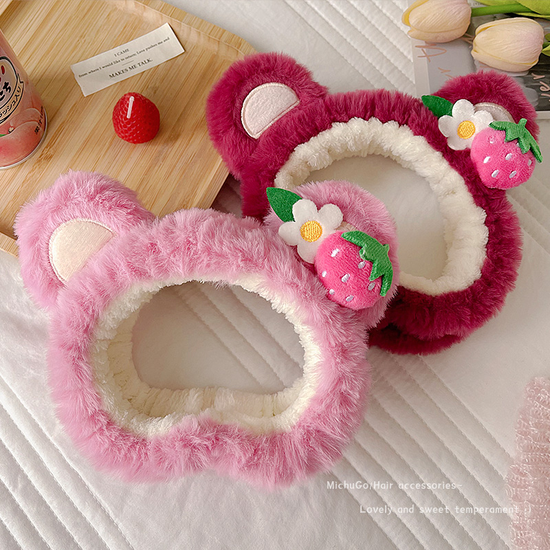 Cute Raspberry Color Strawberry Bear Hair Band Female Autumn and Winter Plush Face Washing Waterproof Headscarf Non-Slip 2022 New Hair Accessories