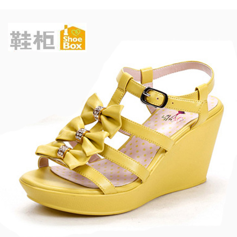 達芙妮旗下鞋櫃女涼鞋坡跟時尚蝴蝶結水鑽舒適1113303015