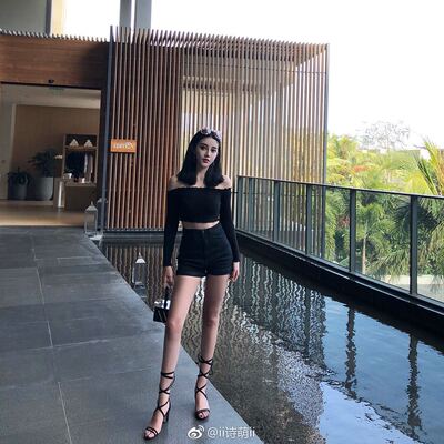 [私服宠爱度短裤] 欧美风显腿长高腰弹力修身显瘦黑色牛仔短裤-淘宝网