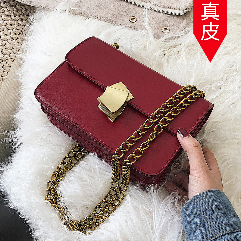 hong kong d'achat des français niche petite ck limitée sac féminin 2019 nouvelle de cuir de haute sens de joker messager d'été hong kong d'achat des français niche petite ck limitée sac féminin 2019 nouvelle de cuir de haute sens de joker messager d'été