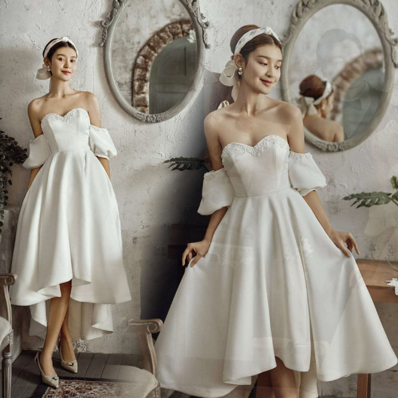2019 montrer le nouveau thème de mariage studio quelques photos de l'intérieur de la vue de la photo de satin blanc devant les courts après une longue robe 2019 montrer le nouveau thème de mariage studio quelques photos de l'intérieur de la vue de la photo de satin blanc devant les courts après une longue robe