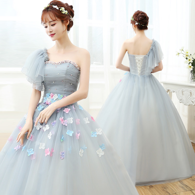 le nouveau processus de test des vêtements de robe de mariée de couleur de fil de montrer un tutu thème de mariage étape de la performance solo de vêtements longs de la section féminine le nouveau processus de test des vêtements de robe de mariée de couleur de fil de montrer un tutu thème de mariage étape de la performance solo de vêtements longs de la section féminine