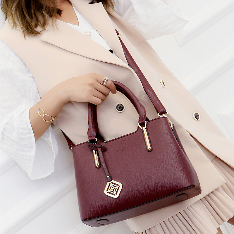 dames sac en cuir grand-mère sac fourre-tout 2019 nouvelle manière d'âge moyen, femmes sac de la mère de sac d'épaule de messager de sac à main dames sac en cuir grand-mère sac fourre-tout 2019 nouvelle manière d'âge moyen, femmes sac de la mère de sac d'épaule de messager de sac à main