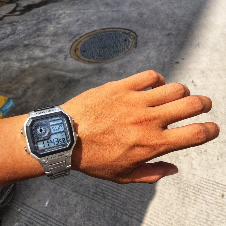 Digital Sports Watch Waterproof Luminous Multifunctional Design_voghion.com