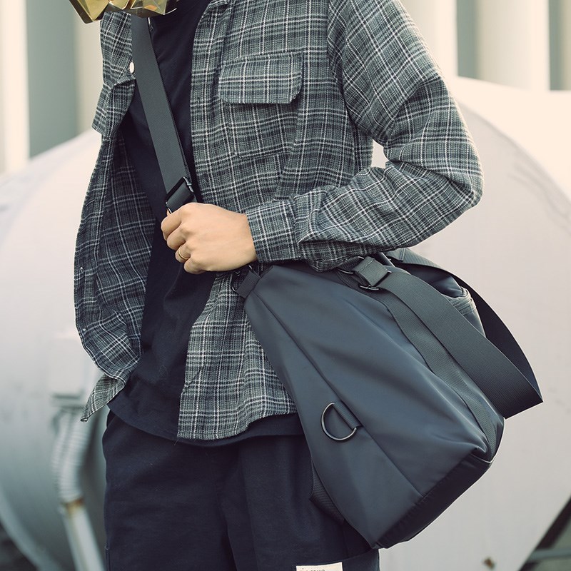 casual sac à bandoulière hommes messenger sac fourre-tout sac de voyage sac de sport sac de sport sac à bagages de la jeunesse de la marée de grande capacité casual sac à bandoulière hommes messenger sac fourre-tout sac de voyage sac de sport sac de sport sac à bagages de la jeunesse de la marée de grande capacité