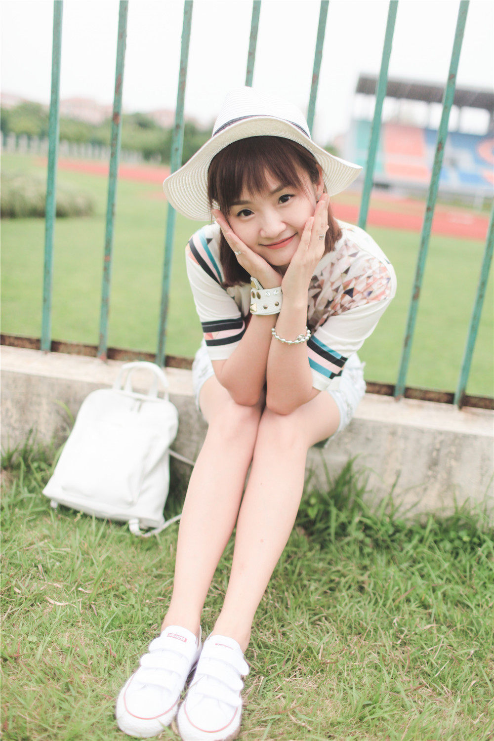 �Ϻ���Ӱд���������������и��Ĵ��⾰����С���½�Ƭ�պ�����Ӱ