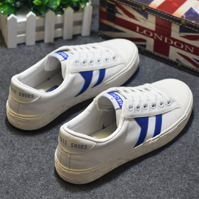 universel printemps white low top chaussures de toile pour les hommes et les femmes couple coréen occasionnel plat de laçage de chaussures blanches des étudiants conseil chaussures universel printemps white low top chaussures de toile pour les hommes et les femmes couple coréen occasionnel plat de laçage de chaussures blanches des étudiants conseil chaussures