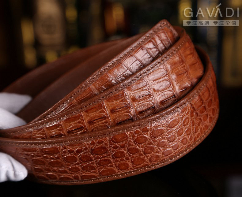 到底怎样才能辨别和区分鳄鱼皮皮带或者鳄鱼皮包的真假呢 到底怎样才能辨别和区分鳄鱼皮皮带或者鳄鱼皮包的真假呢