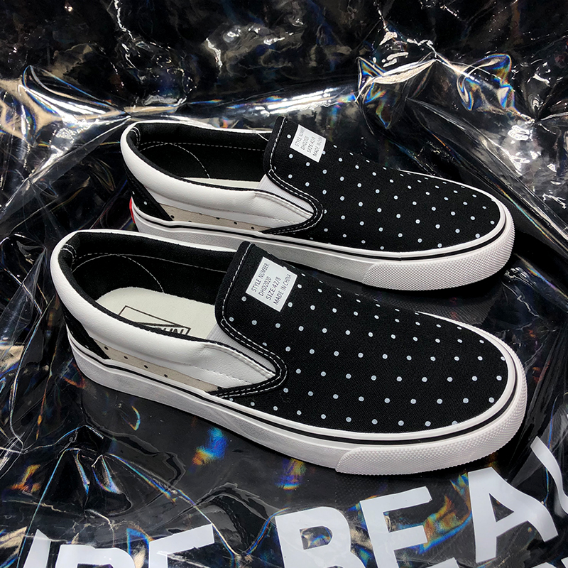ins ultra feu paresseux une pédale chaussures de toile hommes han édition respirant marée joker port planche de vent chaussures sans laçage harajuku ins ultra feu paresseux une pédale chaussures de toile hommes han édition respirant marée joker port planche de vent chaussures sans laçage harajuku