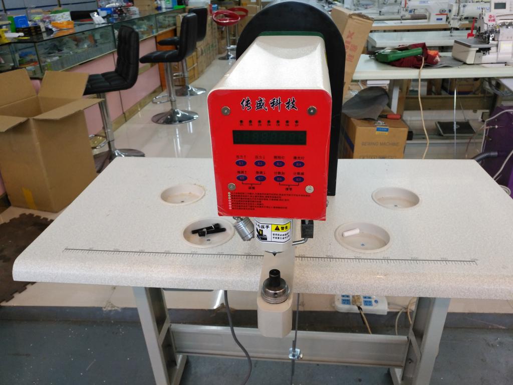 Chuansheng Technology Computer Button Attaching Machine Big White Button Machine Snap Fastener Dotter Industrial Sewing Machine Button Sewing Machine