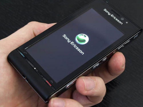 Sony Ericsson / Sony Ericsson U1i смарт сенсорный телефон с 12 миллионами пикселей