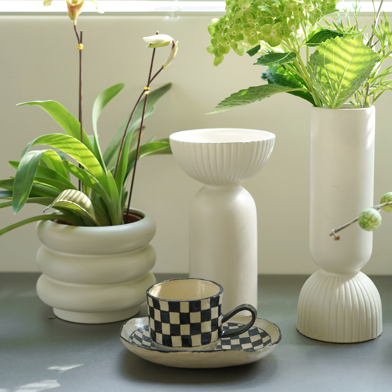 Nordic Creative Flower Arrangement Ceramic Vase Simple Home Flower Living Room Entrance Decoration Ornaments