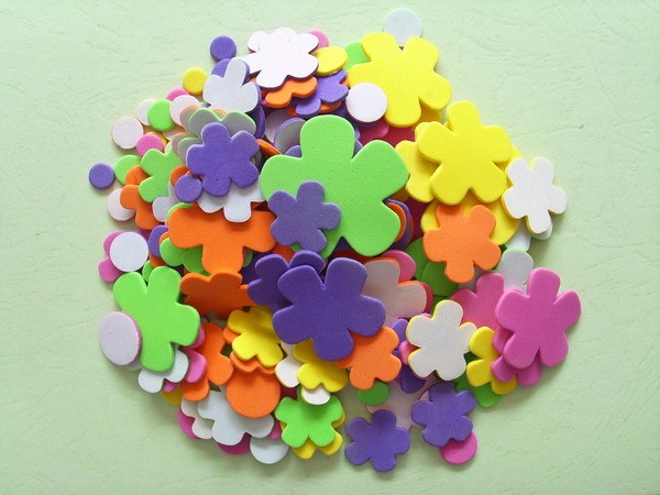 海绵纸手工花 幼儿园区角材料 教课室环境布置墙面点缀 一包200片