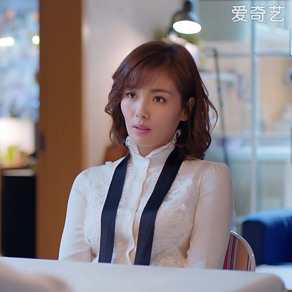 欢乐颂春夏新款刘涛安迪明星同款打底衫蝴蝶结飘带百搭职业白衬衫