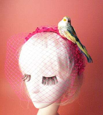 玫红色菱格网面纱头饰喜鹊派对造型舞台表演出发箍拍摄影楼写真