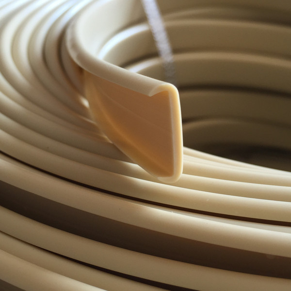 家具封边条u型软包边条橱柜塑胶封边条桌子收边条木板卡边u型槽条