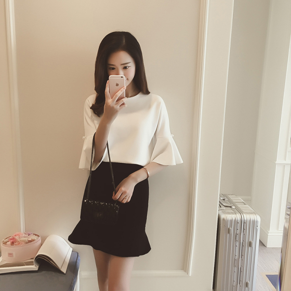 2017春装新款韩版女装名媛范 纯色短款喇叭中袖雪纺衫圆领上衣潮