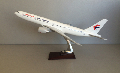 44cm东航波音777仿真飞机模型东方航空树脂客机模型礼品装饰摆件