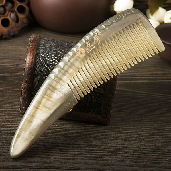 点犀正品纯天然牛角梳子正在白水牛角防脱发个性定制免费刻字包邮