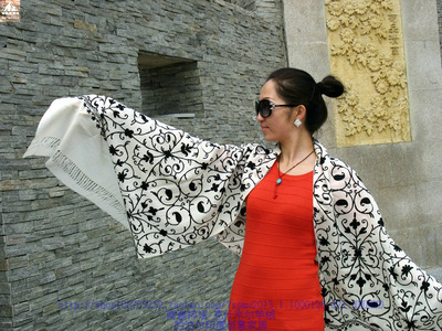 羊毛羊绒披肩围巾 克什米尔手工 满绣 花卉 白底