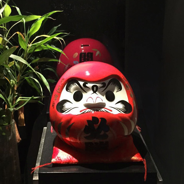 日式店铺装饰寿司店摆件陶瓷达摩储蓄罐日本料理开运创意开业礼品