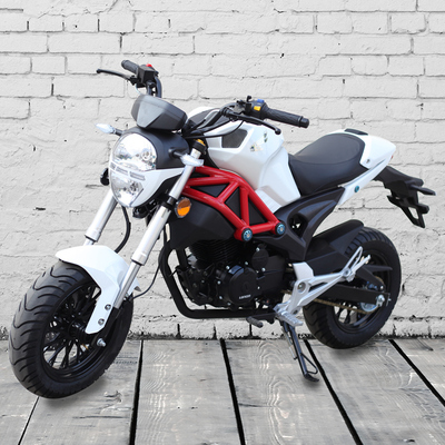 威科力150cc小怪兽摩托车125cc街车怪兽小跑车可上牌