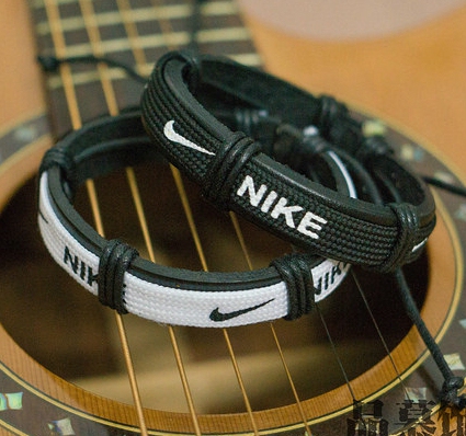 阿迪adidas牛皮手环欧美街头潮牌运动型男女手镯潮人学生手链情侣