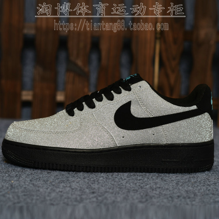 Nike nike sports shoes