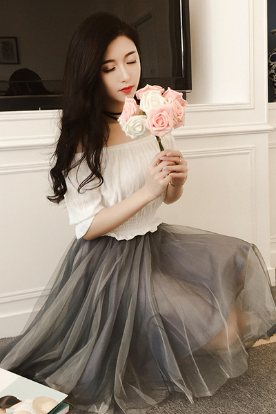 早春新款女装蕾丝拼接一字领露肩假两件套收腰显瘦网纱大摆连衣裙