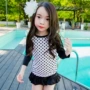Cô gái Hàn Quốc mặc áo tắm dài tay chống chẻ váy đi biển bên bờ biển kỳ nghỉ spa - Đồ bơi trẻ em quần áo trẻ em nam