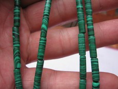 Украшения на шею Малахит цилиндрического типа