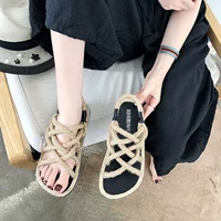 2018 mùa hè mới rơm dép nữ phẳng với dép phẳng và gai dầu của phụ nữ dây giày bãi biển chéo dây đai giày của phụ nữ dép cói