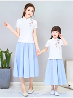 2018 mùa xuân và mùa hè mới gia đình thân thiện với Trung Quốc phong cách sàn catwalk chương trình quần áo mẹ và con gái Tang phù hợp với sườn xám cotton và linen phù hợp với gió quốc gia váy trẻ em