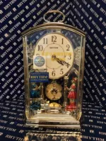 Японские часы Lisheng Living Room Европейские творческие тихий часы моды и серебряные часы 4RP796 Retro