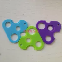 Пластиковый треугольник