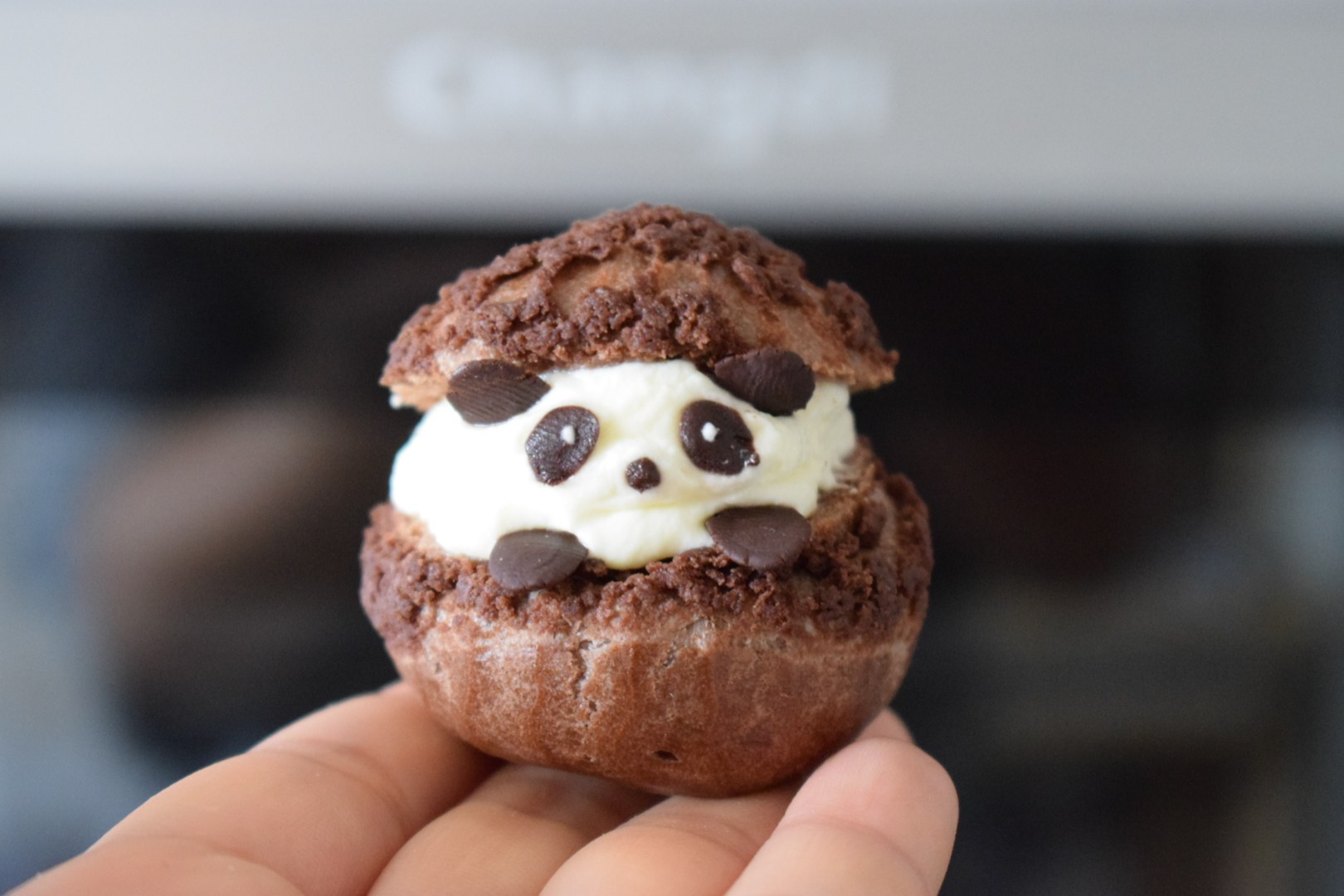 这么可爱的熊猫酥皮泡芙谁舍得吃?