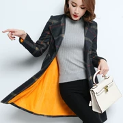 Áo len kẻ sọc mới 2017 dành cho nữ mùa đông dài Phần phiên bản Hàn Quốc giảm béo thon gọn cộng với áo khoác len nhung dày - Trung bình và dài Coat