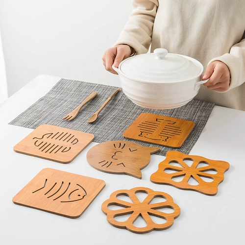 Творческие подставки Creative Hollow Wooden Coaster Кухня Утолщенная анти -массаторская изоляционная накладка
