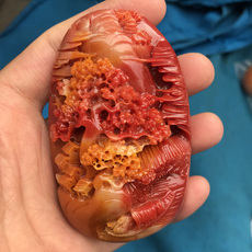 Украшения на руку 龙陵黄龙玉迎客松山水把件俏色巧雕山水风景画手玩件玉器把件男女