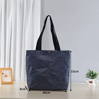 Черная (маленькая внутренняя карманная молния, медная пряжка) имеет подкладку