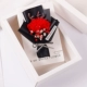 Гвоздики (черная) поздравительная открытка+подарочная коробка