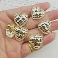 № 11 Золотой дасин