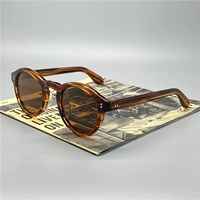 Поляризованный темно -зеленый лист льна