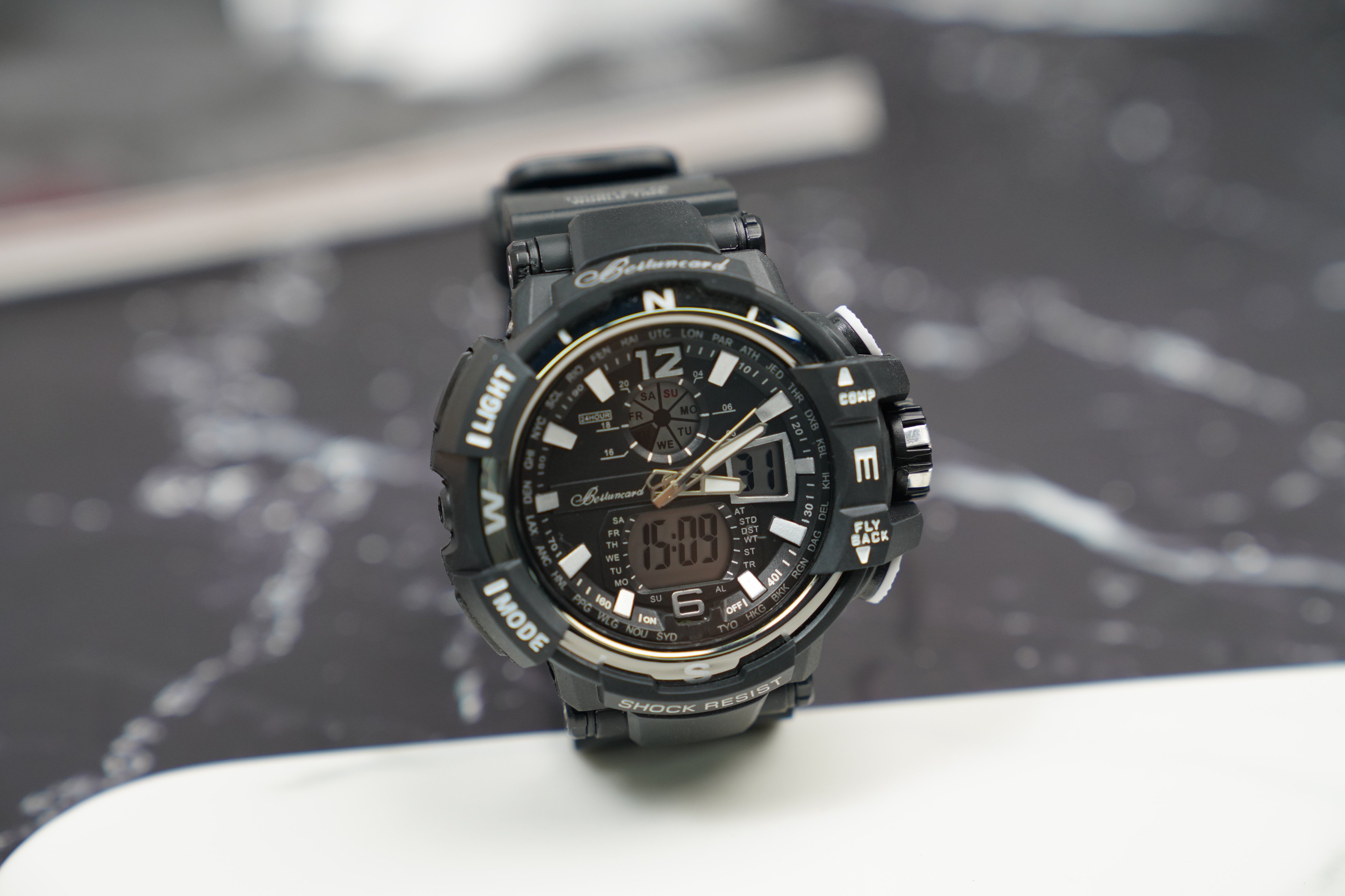 卡贝伦多功能电子表,满足浓郁机械情结!