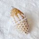 Золотая инопланетная сосна маленькая оленя