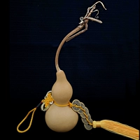 Около 20 см. Желтые китайские узлы